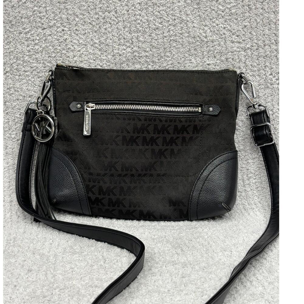 Michael Kors Black Signature Print Canvas Crossbody Bag Purse AS IS #77269